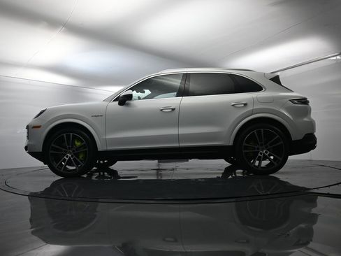 Certified 2026 Porsche Cayenne E-Hybrid image 51