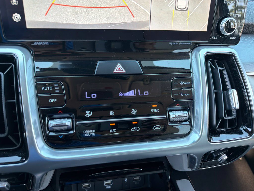 Certified 2024 Kia Sorento SX Prestige AWD/4WD image 11