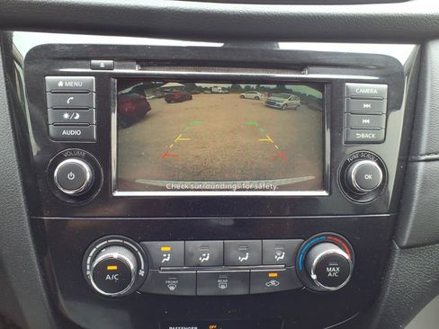 Used 2019 Nissan Rogue S AWD/4WD image 11