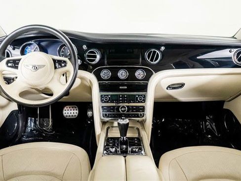 Used 2016 Bentley Mulsanne Speed image 38