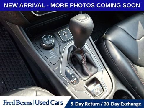 Used 2020 Jeep Cherokee Trailhawk w/ Cold Weather Group AWD/4WD image 24