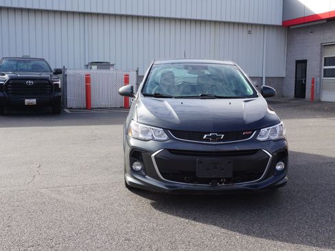 Used 2020 Chevrolet Sonic LT w/ Convenience Package image 2