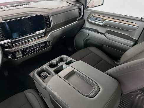 Used 2025 Chevrolet Silverado 1500 LT AWD/4WD image 11