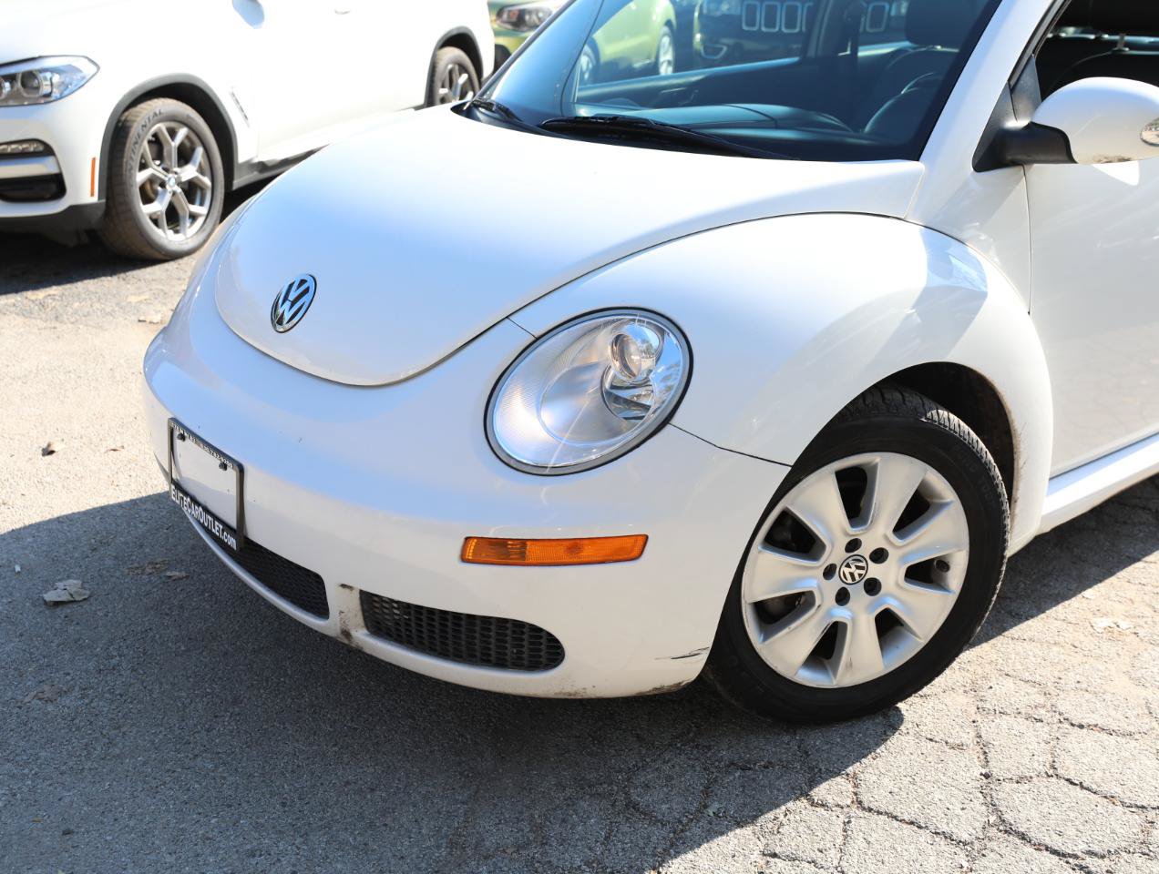 Used 2009 Volkswagen Beetle S FWD image 2