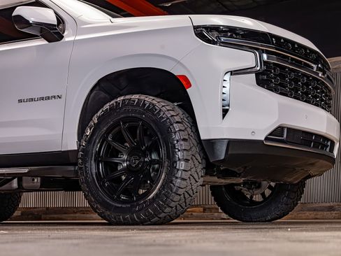 Used 2024 Chevrolet Suburban LS image 12