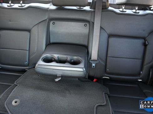 Used 2025 GMC Sierra 1500 SLT image 16