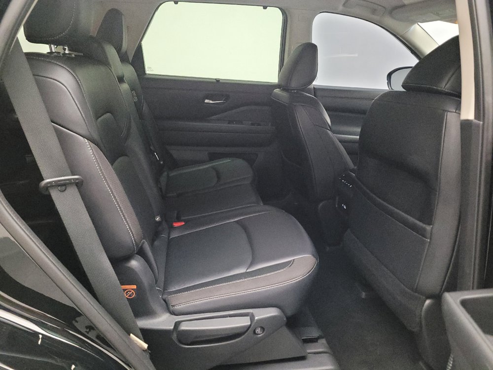 Used 2022 Nissan Pathfinder SL w/ SL Black Package FWD image 19