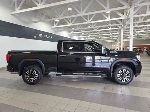 Used 2023 GMC Sierra 3500 Denali w/ Denali Ultimate Package AWD/4WD image 6