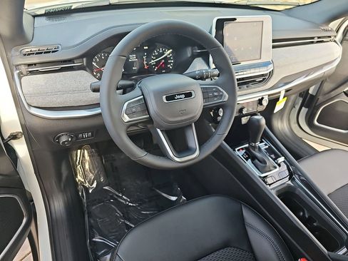 New 2026 Jeep Compass Latitude image 15