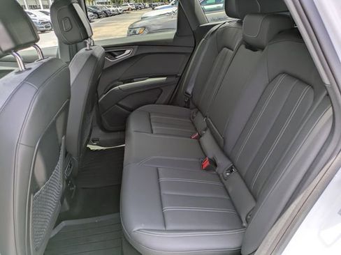 Used 2025 Audi Q4 e-tron Premium RWD image 11