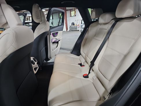 Used 2026 Mercedes-Benz GLC 300 4MATIC image 15