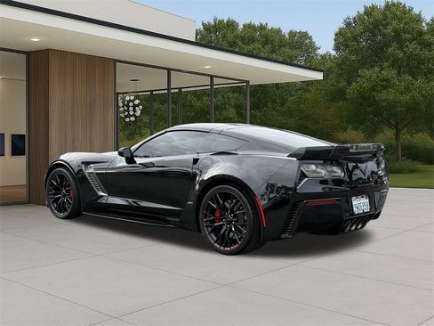 Used 2017 Chevrolet Corvette Z06 image 10