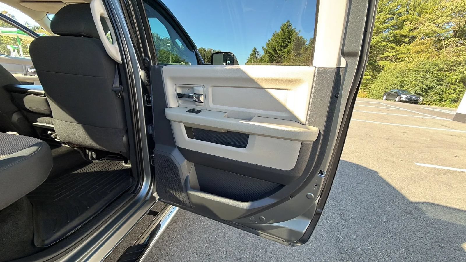Used 2012 RAM 1500 Classic SLT w/ Protection Group AWD/4WD image 39