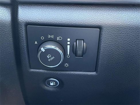 Used 2020 Jeep Grand Cherokee Altitude image 26