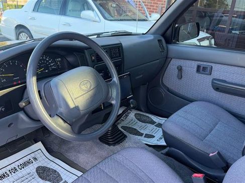 Used 1995 Toyota Tacoma RWD image 18