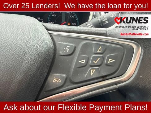 Used 2018 Chevrolet Equinox LT FWD image 19