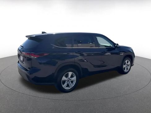 Used 2025 Toyota Highlander LE image 15