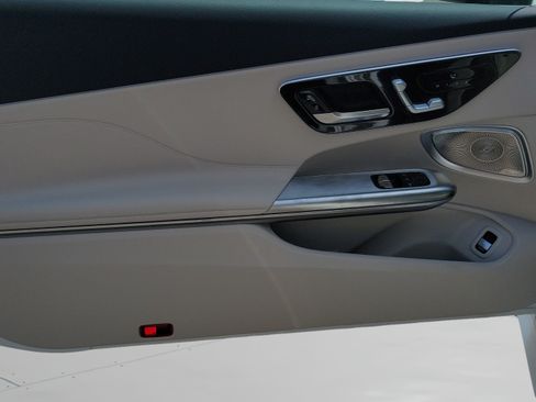 New 2026 Mercedes-Benz CLE 300 4MATIC Coupe image 7