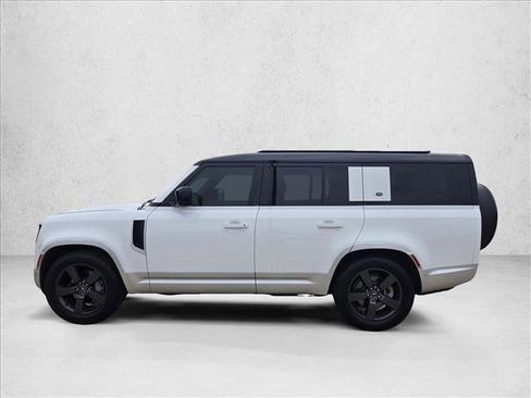 Used 2023 Land Rover Defender 130 SE AWD/4WD image 8