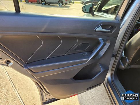 Used 2022 Volkswagen Tiguan SEL R-Line image 16