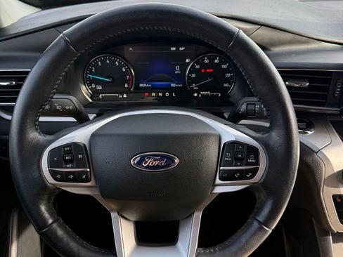 Used 2022 Ford Explorer XLT w/ Equipment Group 202A image 14