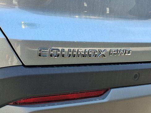 New 2026 Chevrolet Equinox LT w/ Convenience Package II AWD/4WD image 5