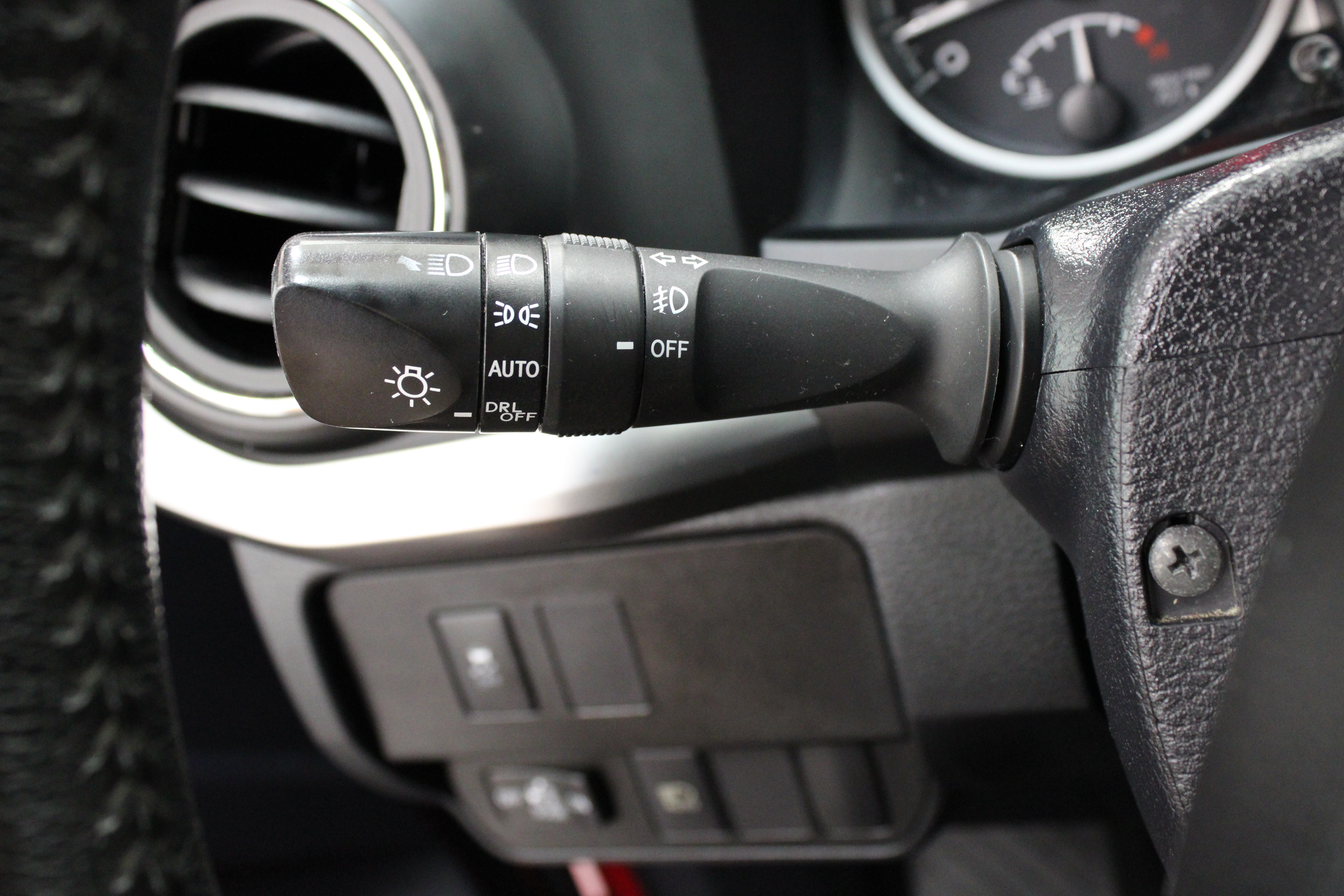 Used 2021 Toyota Tacoma SR5 AWD/4WD image 24