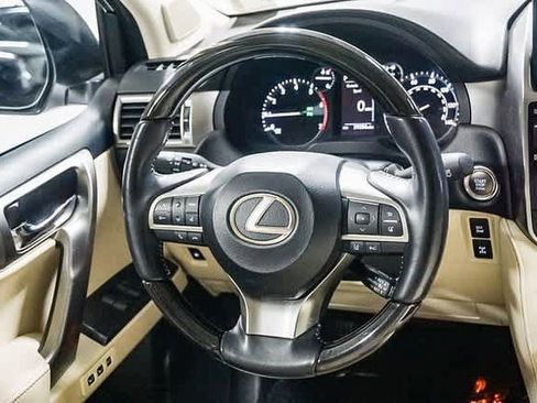 Used 2023 Lexus GX 460 Premium w/ Accessory Package image 16