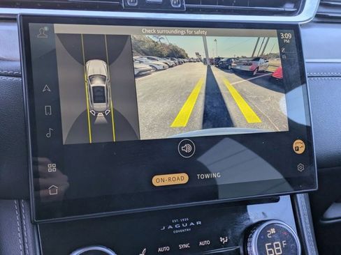 Used 2024 Jaguar F-PACE R-Dynamic S image 11