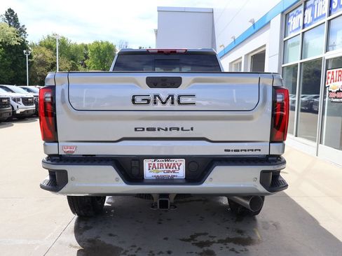 New 2026 GMC Sierra 2500 Denali w/ Denali Reserve Package AWD/4WD image 9