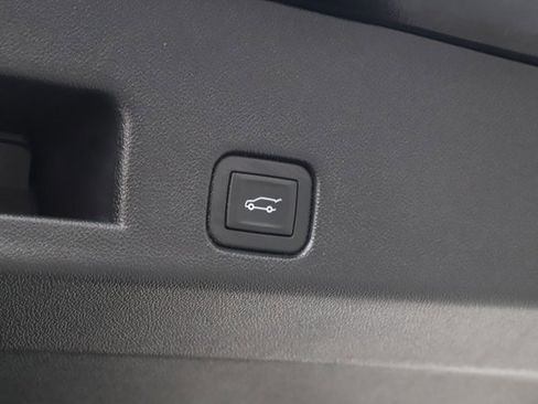 Used 2026 GMC Acadia Denali image 10