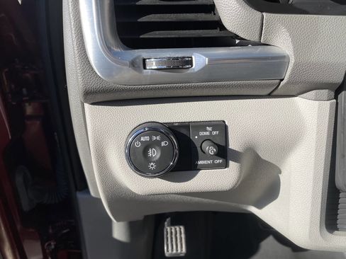 Used 2017 GMC Acadia Limited SLT image 16