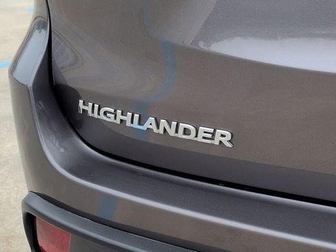 Used 2016 Toyota Highlander XLE image 31