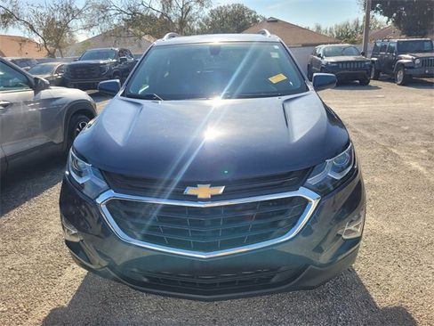 Used 2019 Chevrolet Equinox LT image 2