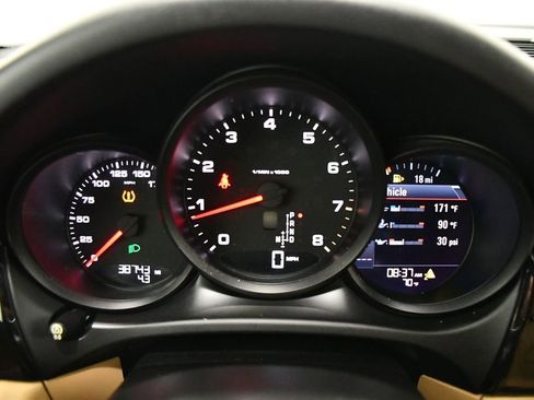Used 2018 Porsche Macan AWD/4WD image 12