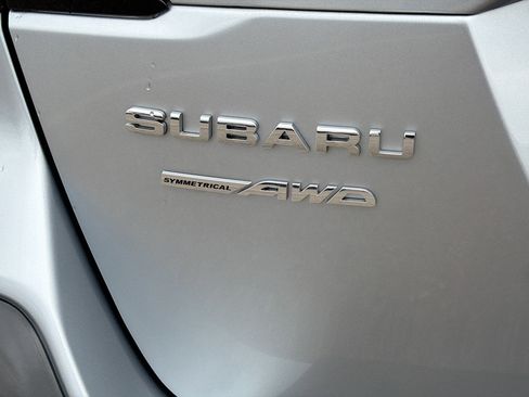 Used 2024 Subaru Outback Premium image 11