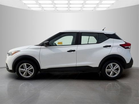 Used 2020 Nissan Kicks S image 5