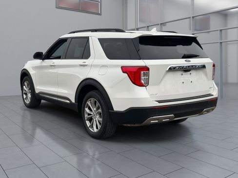 Used 2022 Ford Explorer XLT w/ Equipment Group 202A image 5
