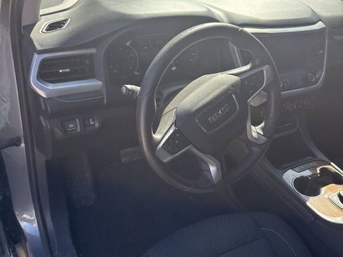 Used 2022 GMC Acadia SLE image 12