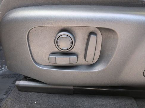 Used 2023 Land Rover Range Rover Velar S image 16