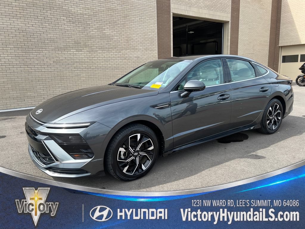 Used 2025 Hyundai Sonata SEL FWD image 1