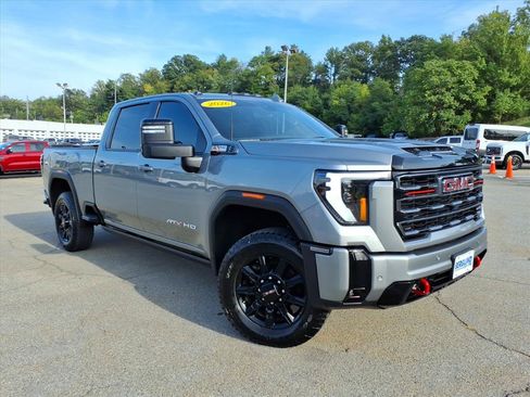 Used 2026 GMC Sierra 2500 AT4 w/ AT4 Premium Plus Package AWD/4WD image 3