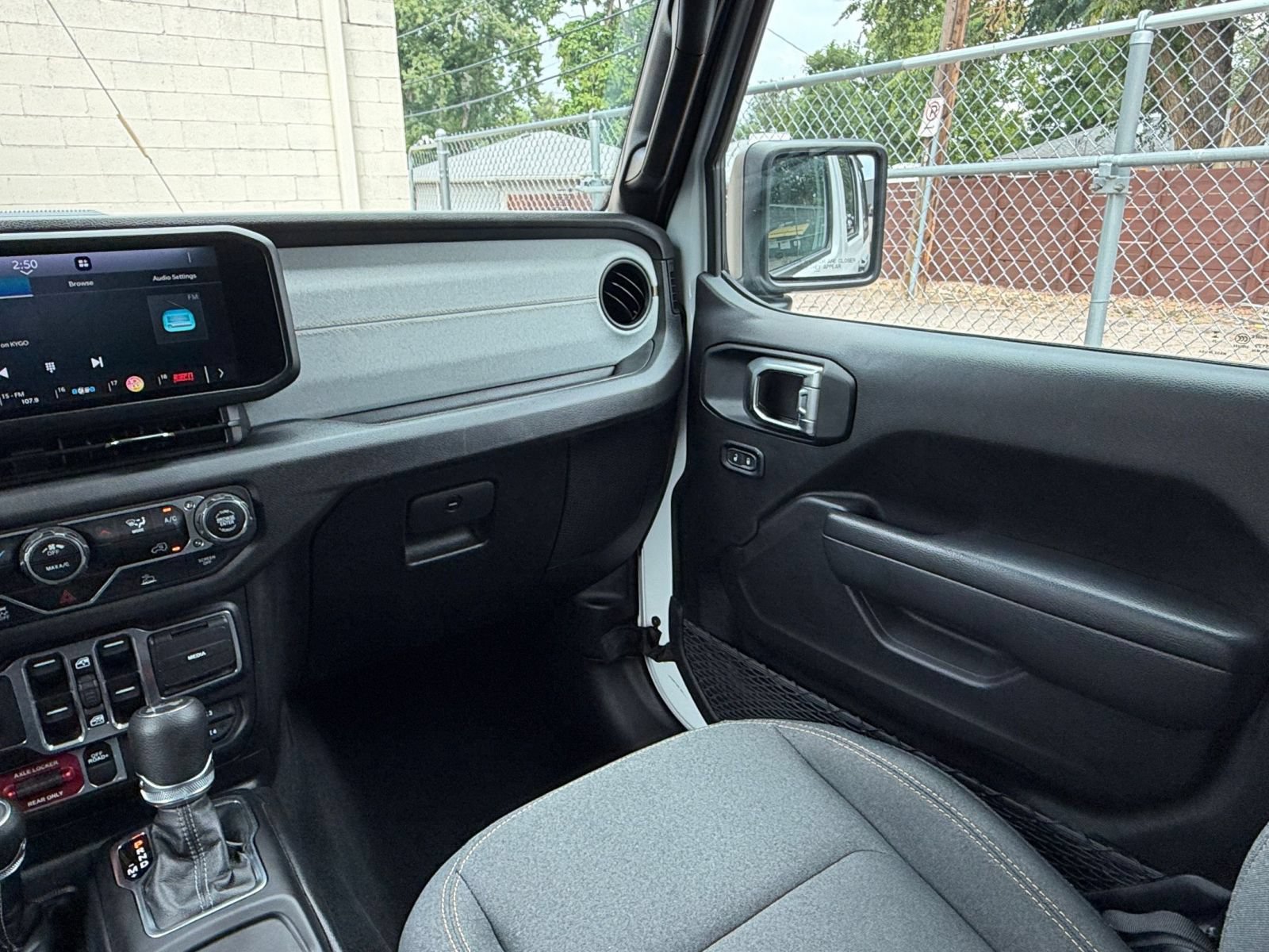 Used 2025 Jeep Wrangler Unlimited Sport AWD/4WD image 33