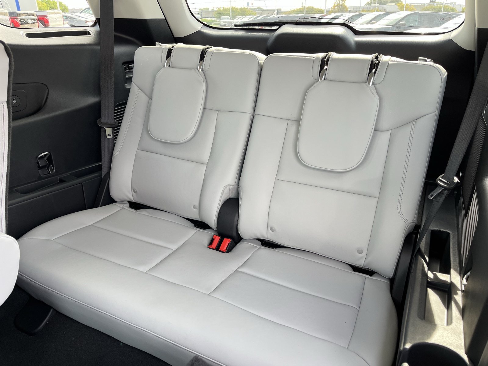 New 2026 Ford Explorer Platinum w/ LUX Leather Package AWD/4WD image 25