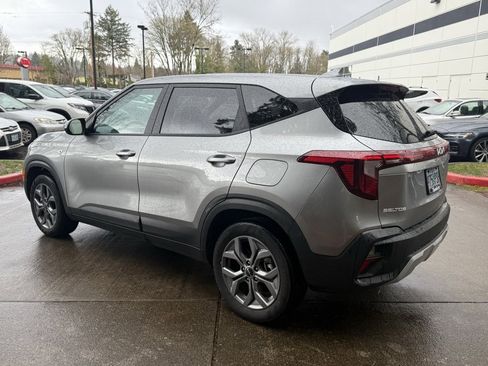 Used 2024 Kia Seltos LX image 4