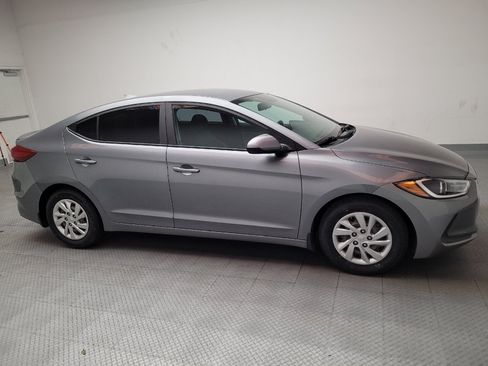 Used 2017 Hyundai Elantra SE FWD image 11