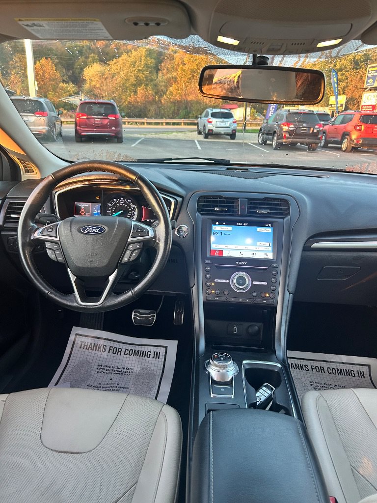 Used 2018 Ford Fusion Titanium FWD image 8