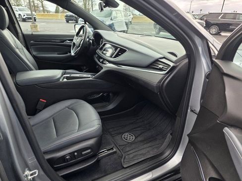 Used 2023 Buick Enclave Essence w/ Experience Buick Package image 20