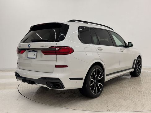 Used 2022 BMW X7 xDrive40i w/ M Sport Package AWD/4WD image 9