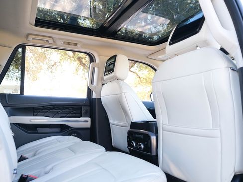 Used 2019 Ford Expedition Max Platinum image 24